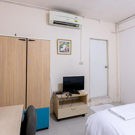 Freesia Saladaeng Silom Apartments Bangkok Exterior photo