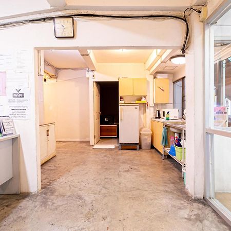 Freesia Saladaeng Silom Apartments Bangkok Exterior photo