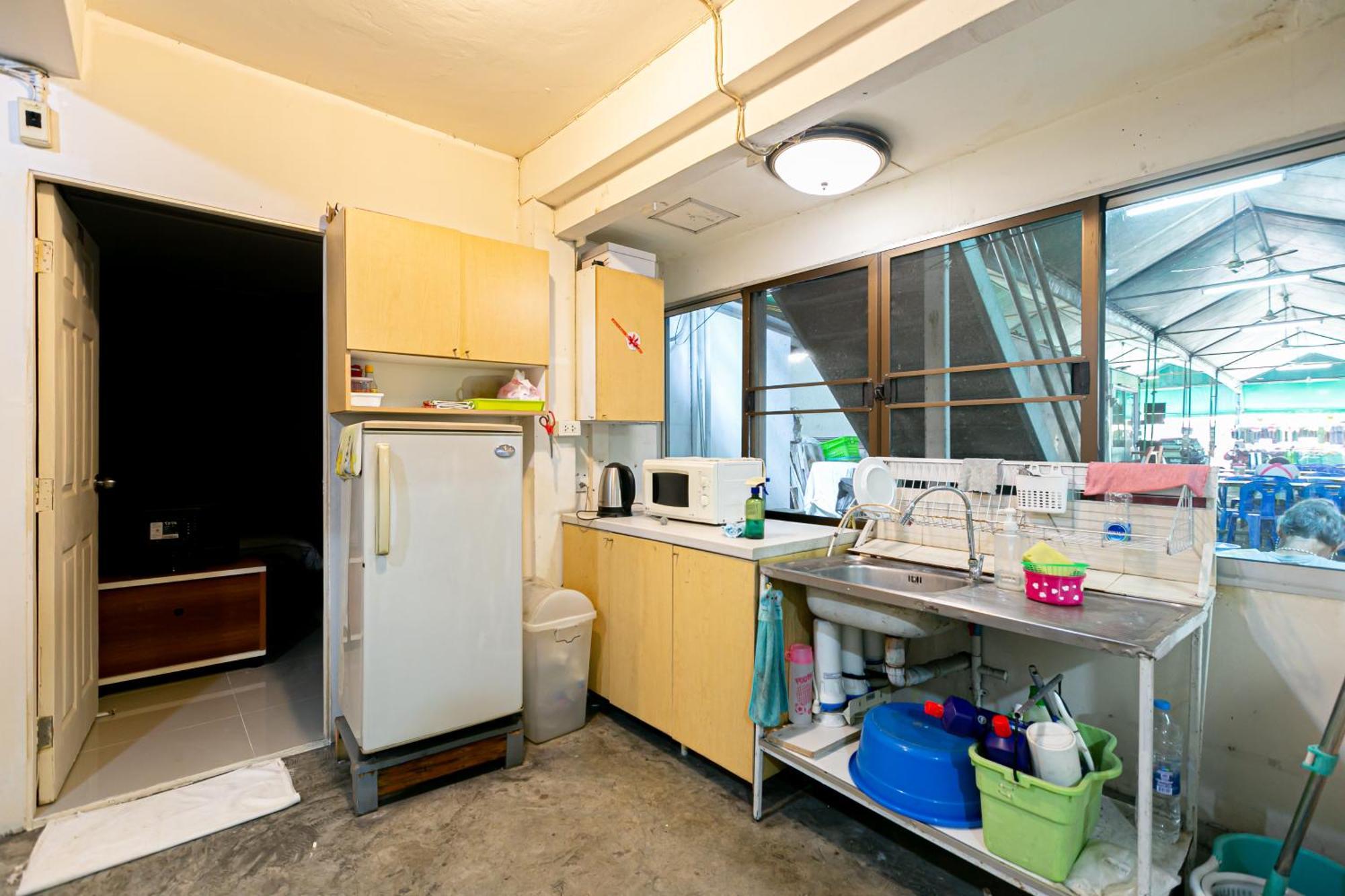 Freesia Saladaeng Silom Apartments Bangkok Exterior photo